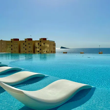 Sunset Sailors Stunning Views * بينايدورم