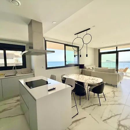 Sunset Sailors Stunning Views شقة *