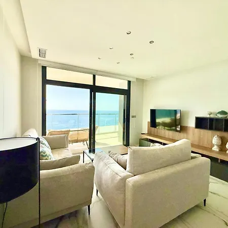 Sunset Sailors Stunning Views شقة بينايدورم